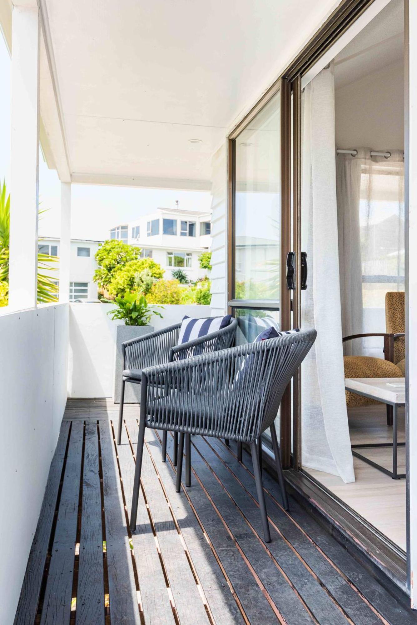 Spacious, Breezy Studio Apartment, Moments From Downtown And Beach Mount Maunganui Exterior photo